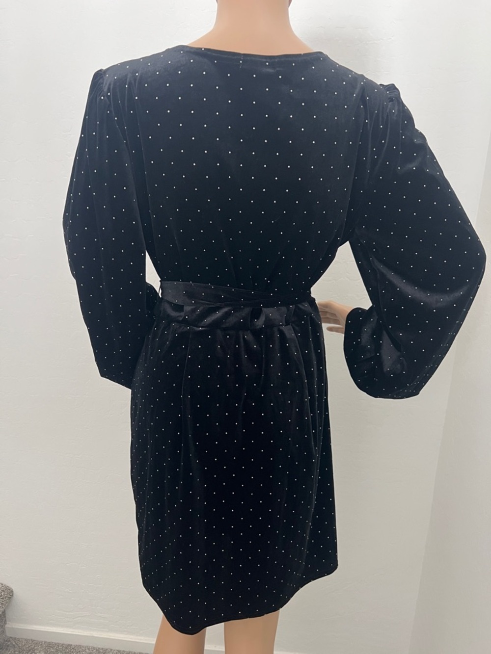 Nine West Faux Wrap Dress Black Velour w/ Tiny Silver Beads & Tie Belt - Size XL - Picture 3 of 13